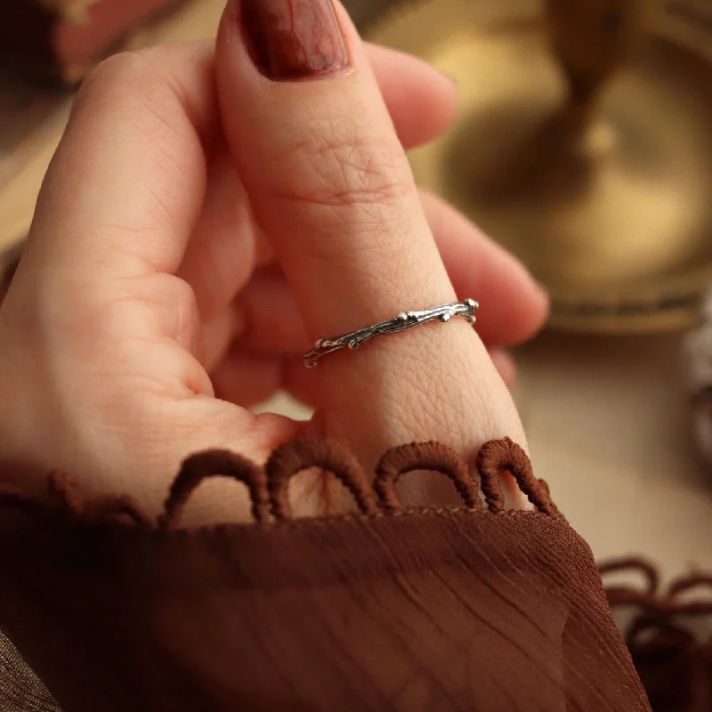 women vintage-style rings -Silvestre Single Wrap Gothic Thorn Branch Branch Ring