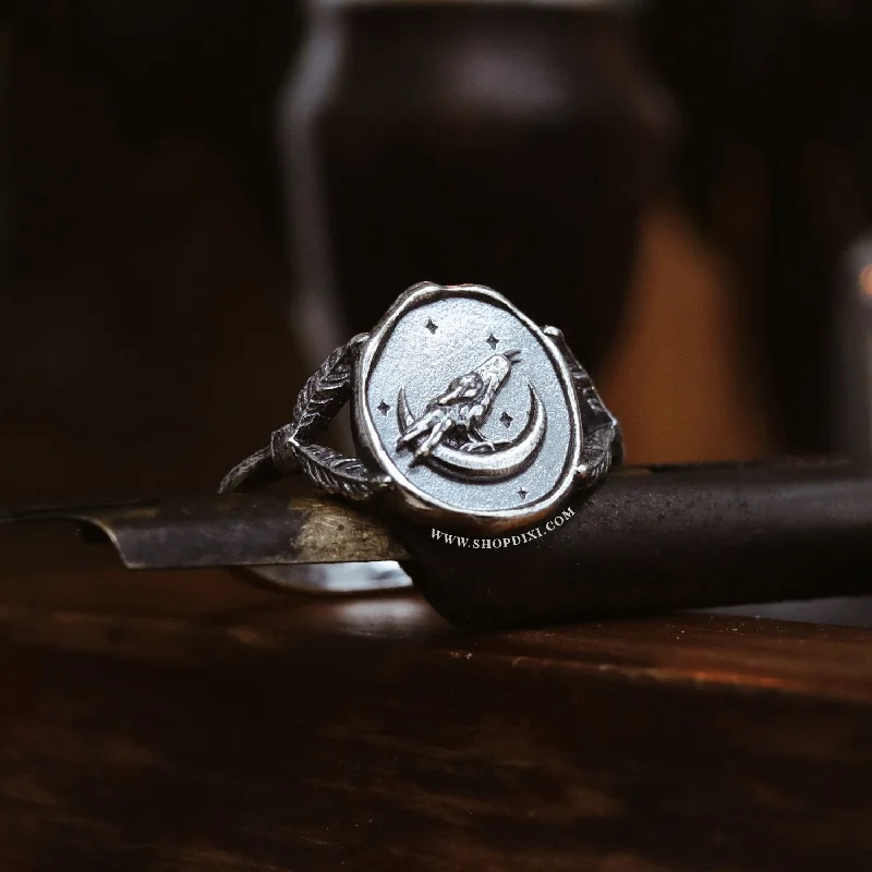 women oval diamond rings -Corvus Wax Seal Ring