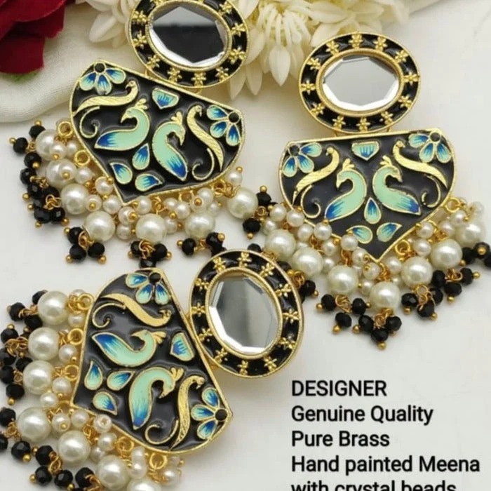 women geometric earrings -Manisha Jewellery Meenakari & Kundan Earrings With Maangtikka