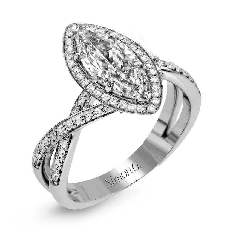 contemporary engagement rings -Engagement Ring in 18k Gold with Diamonds