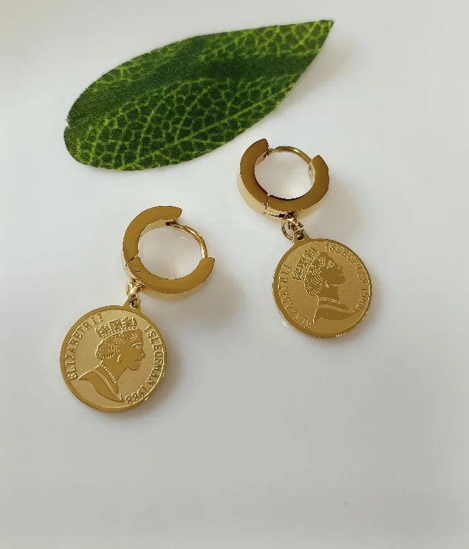 women gold earrings -Tarohi JewelsStainless Steel Silver/Gold Plated Queen Elizabeth Portrait Coin Drop Earring-STNER 2569